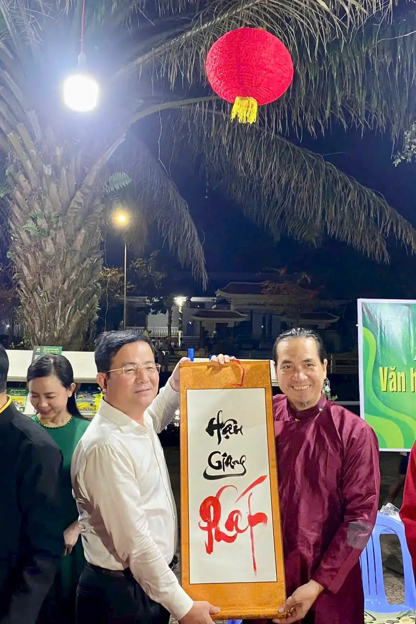 HÌNH ẢNH HOẠT ĐỘNG 8