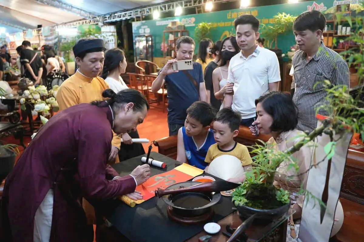 HÌNH ẢNH HOẠT ĐỘNG 9